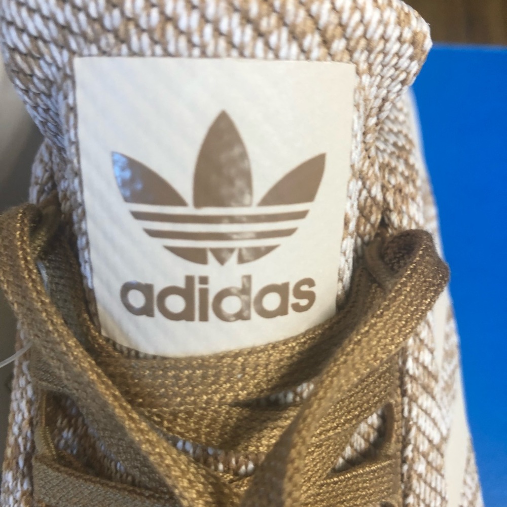FLASH SALE! Adidas gold white Swift Run sneakers - Picture 4 of 8